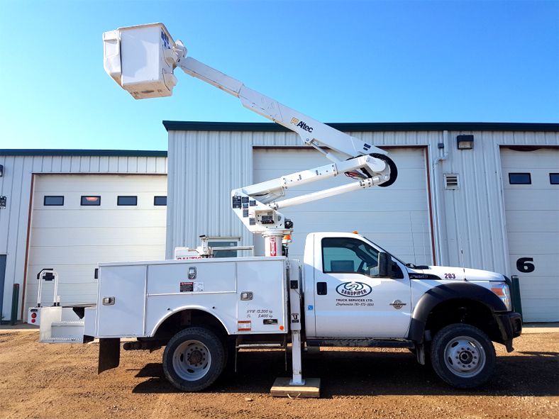 Sandpiper Truck Services Ltd. Services Man Lift